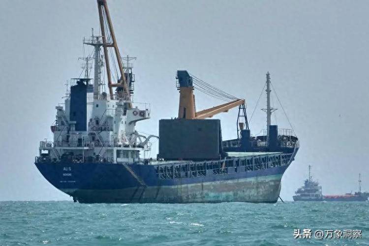 美军空袭伊朗炼油厂,乌军无人机炸俄,船用燃油价格暴涨76% 美军空袭
